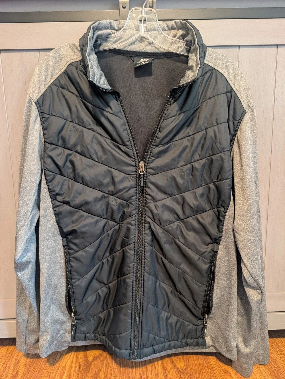 Men's New Balance Hybrid Jacket & Hoodies. Sz Medium.